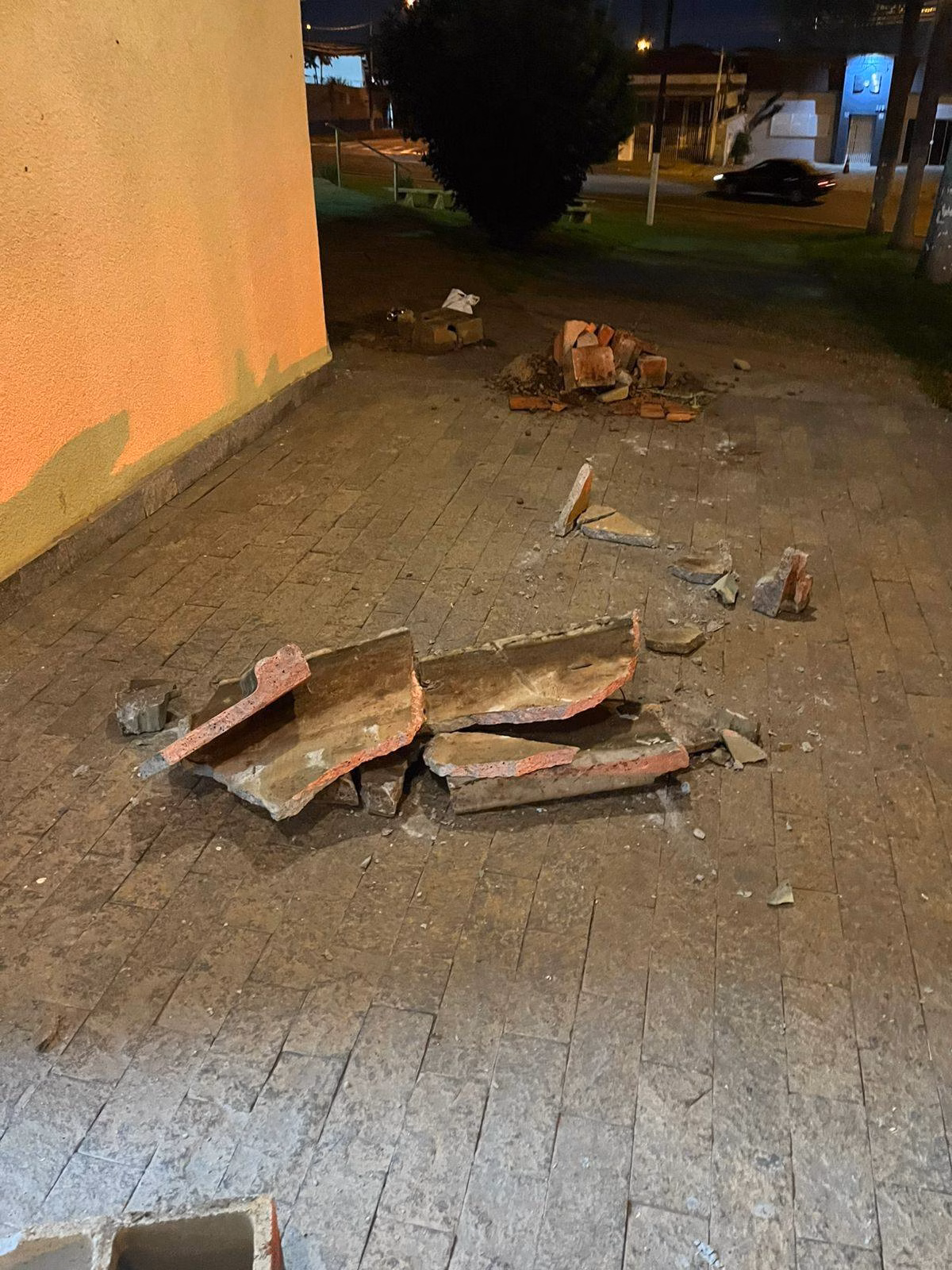 Medico-e-detido-por-arrombar-porta-e-destruir-igreja-em-Campinas4